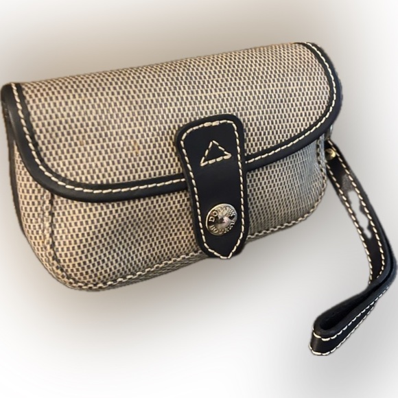 Dooney & Bourke wristlet - Picture 5 of 8